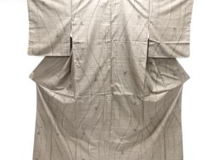 よろけ縞に蝶模様織り出し本場泥大島紬着物(7マルキ)